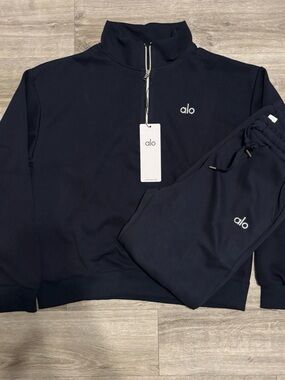 ALO Yoga Men's Zip Mock Neck Sweater - Navy